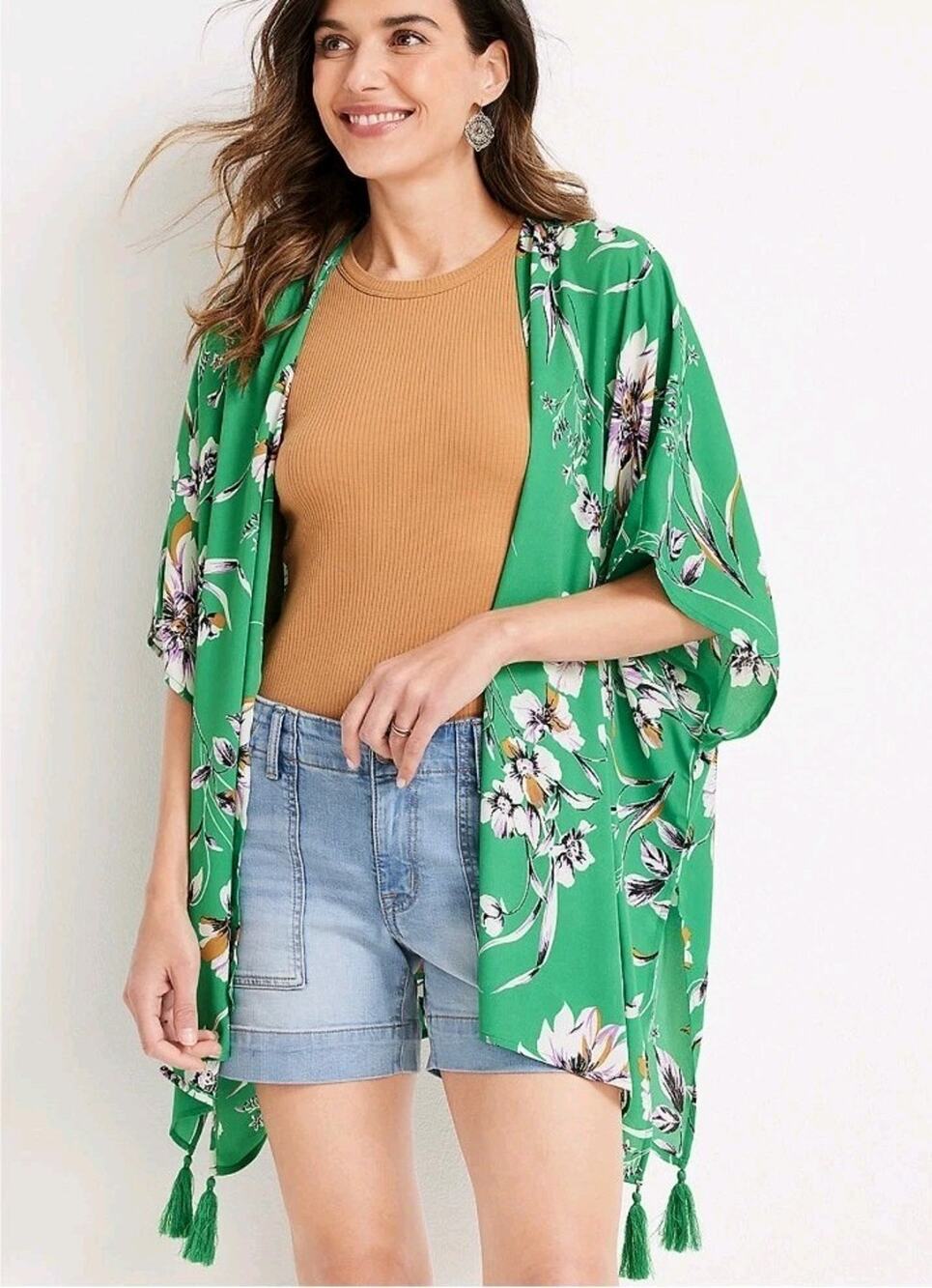 NWT Maurices One Size Green Floral Tassel Hem Kimono